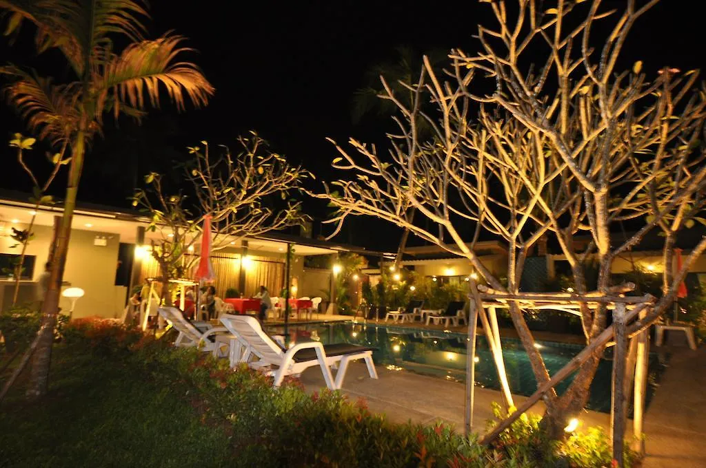 Üdülőközpont Loft Garden Villa @ Bangsak Khaulak