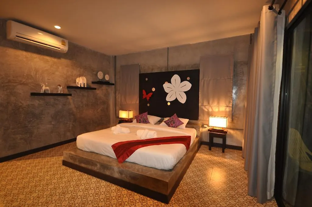 Loft Garden Villa @ Bangsak Khao Lak 3*,